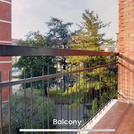 Metro Famagosta - Luminoso Appartamento Con Balcone Free Wifi & Parking Milán Exterior foto